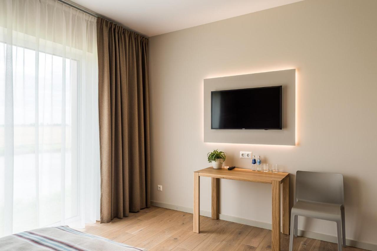 Hotel Mikelis Uzvara Exteriör bild