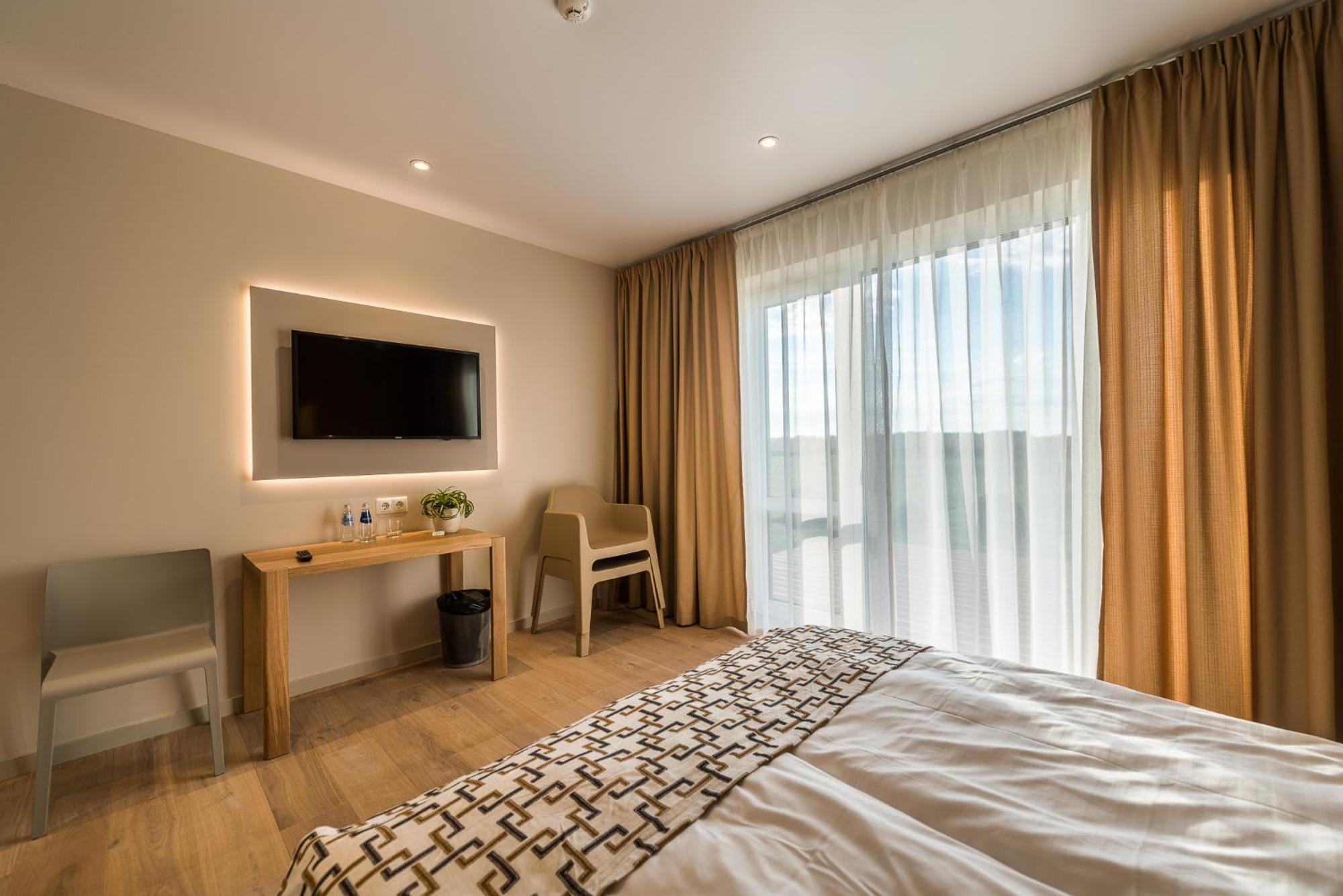 Hotel Mikelis Uzvara Exteriör bild
